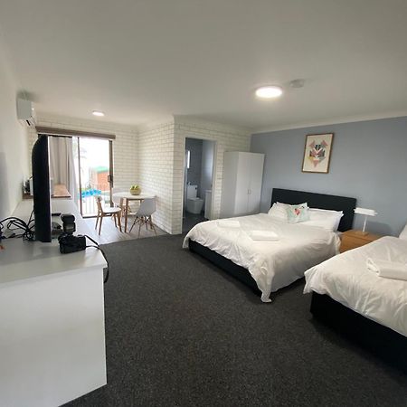 Lakeside Inn Wollongong Primbee ภายนอก รูปภาพ