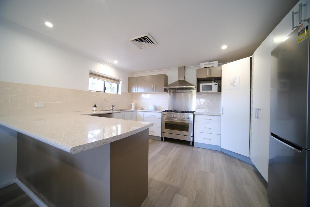 Lakeside Inn Wollongong Primbee ภายนอก รูปภาพ