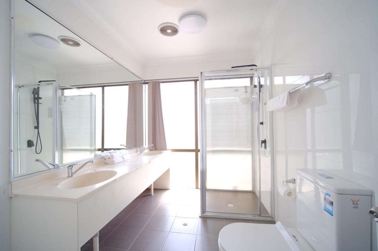 Lakeside Inn Wollongong Primbee ภายนอก รูปภาพ