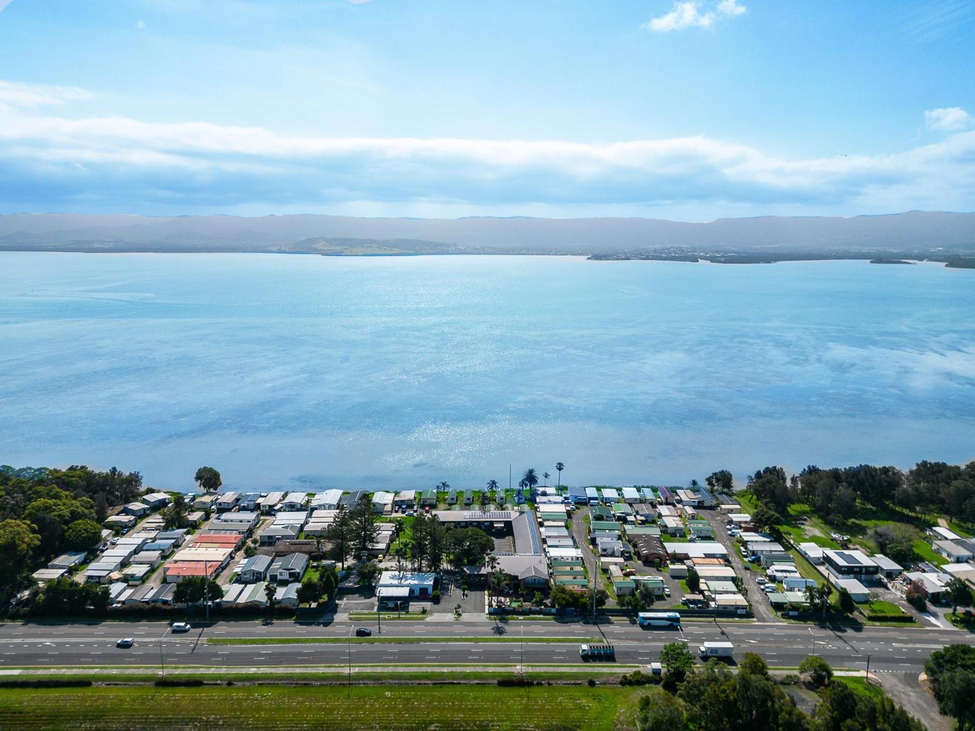 Lakeside Inn Wollongong Primbee ภายนอก รูปภาพ