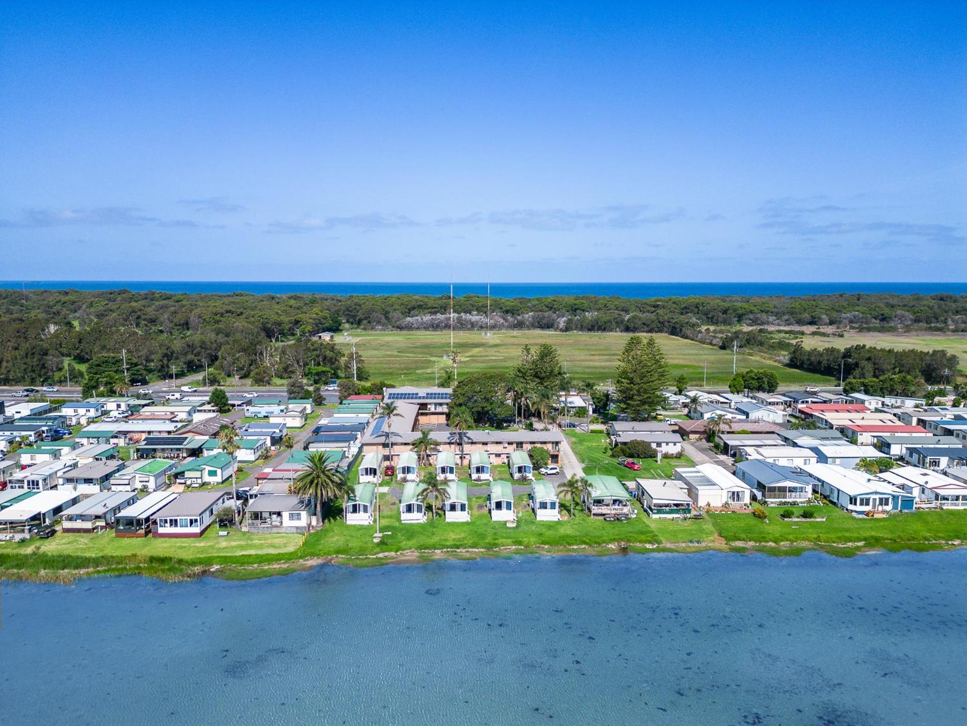Lakeside Inn Wollongong Primbee ภายนอก รูปภาพ