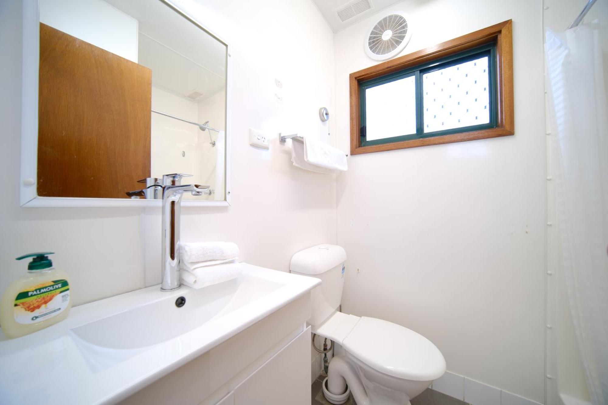 Lakeside Inn Wollongong Primbee ภายนอก รูปภาพ