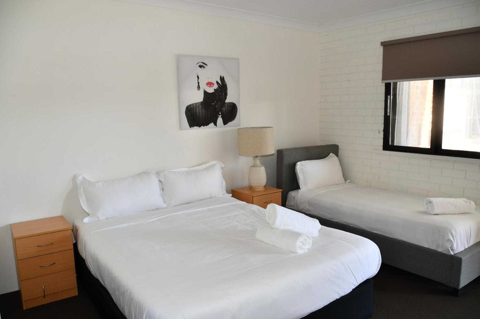 Lakeside Inn Wollongong Primbee ภายนอก รูปภาพ