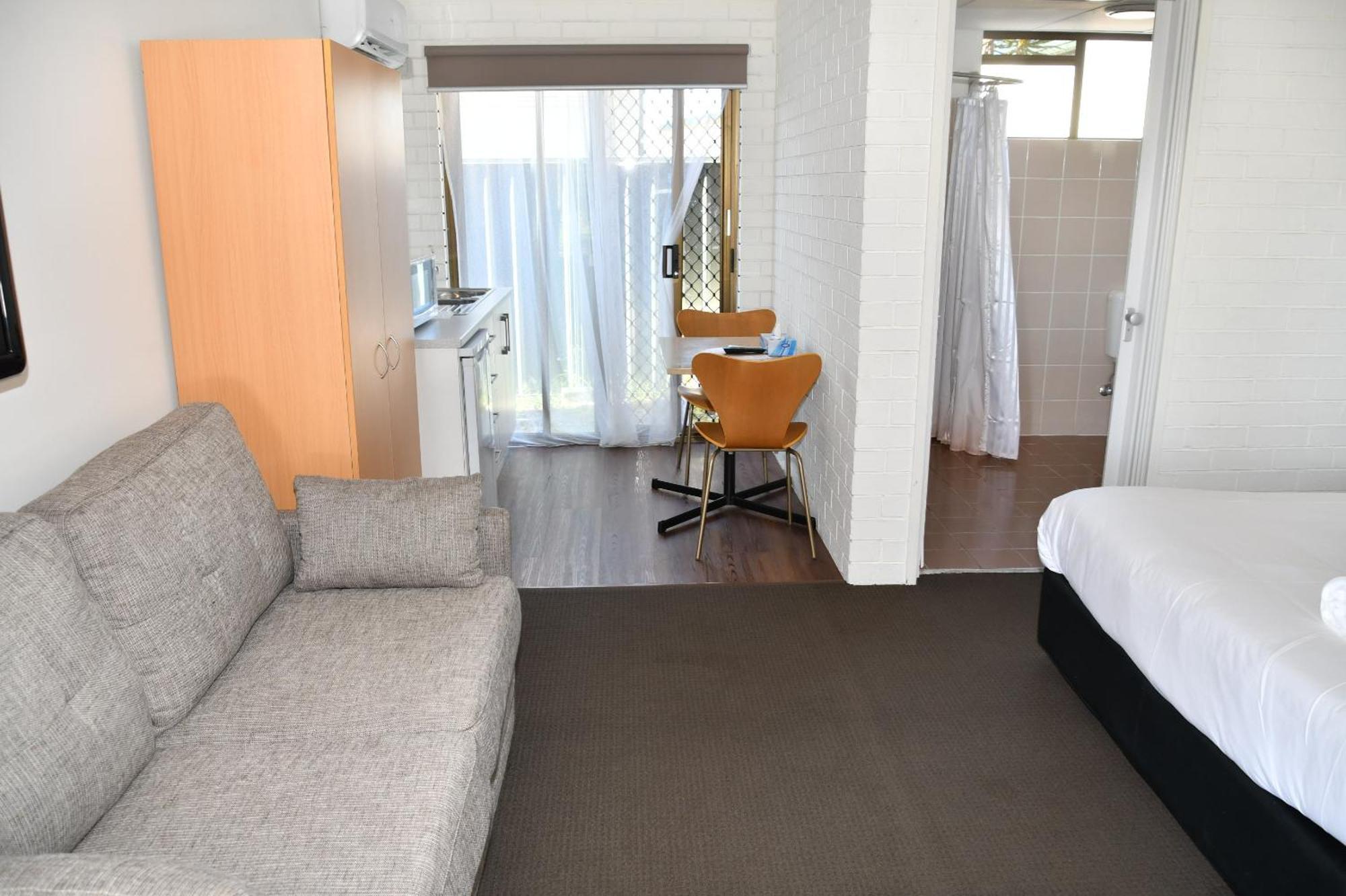 Lakeside Inn Wollongong Primbee ภายนอก รูปภาพ